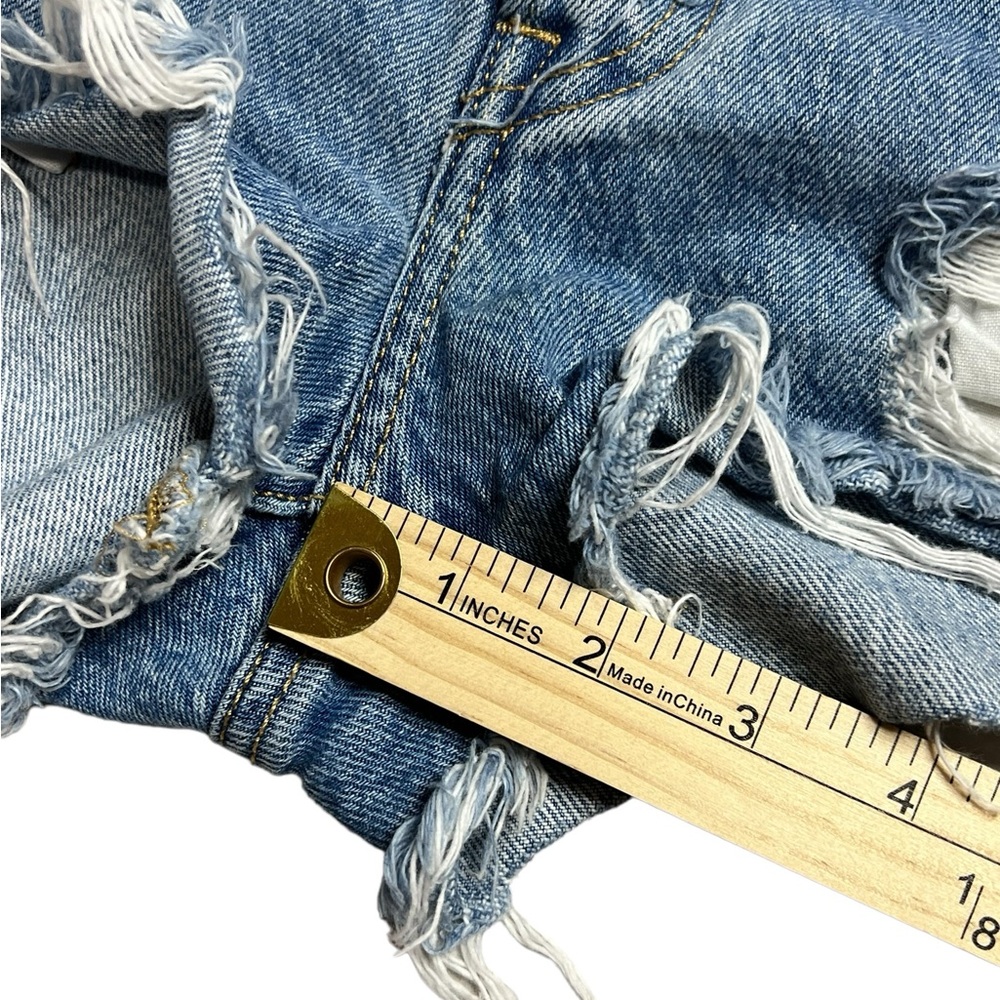 Levi’s Premium Denim shorts Women’s 27 Blue Jean distressed cutoff shorts - Picture 3 of 9